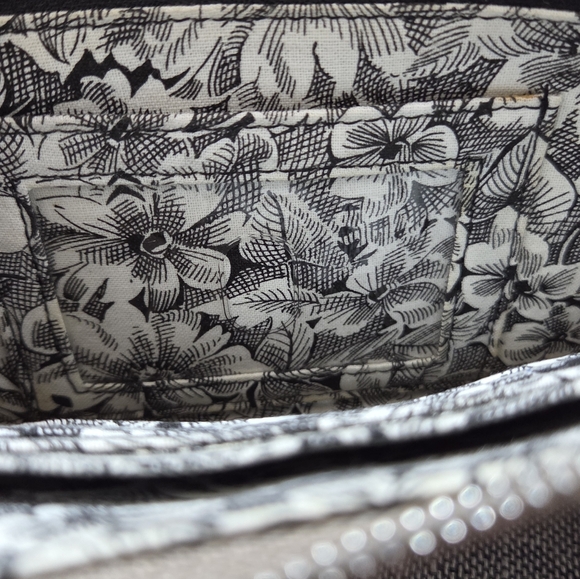 Hobo International Carson Wallet - Picture 12 of 15